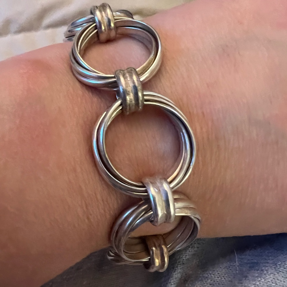 Sterling silver bracelet. 7-8”